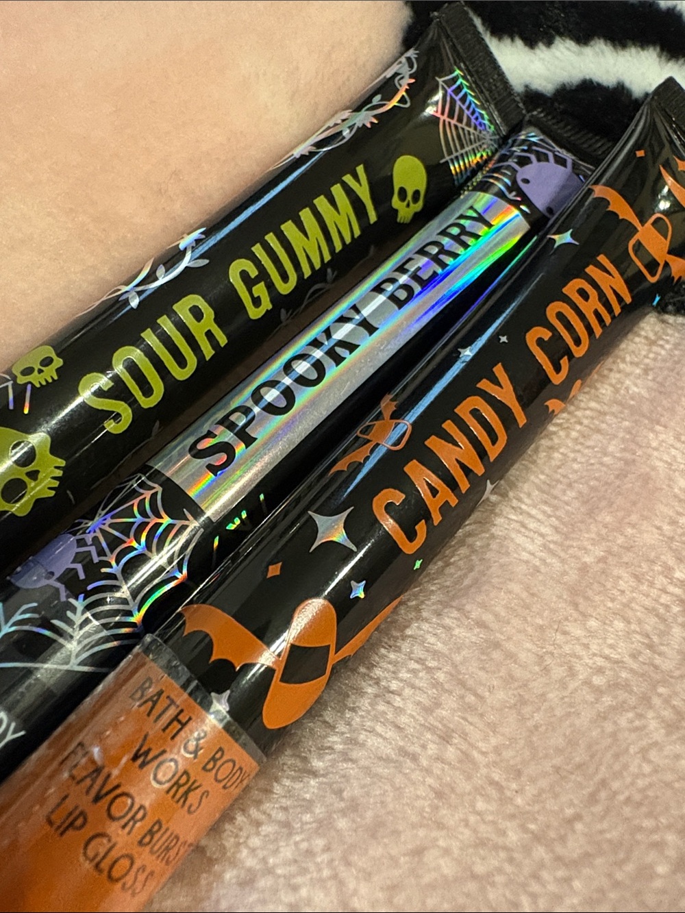 Bath & Body Works Halloween Lip Gloss Trio
Sour Apple, Spooky Berry & Candy Corn